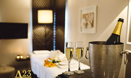 לילה, עיסוי, ארוחת בוקר ובקבוק קאווה