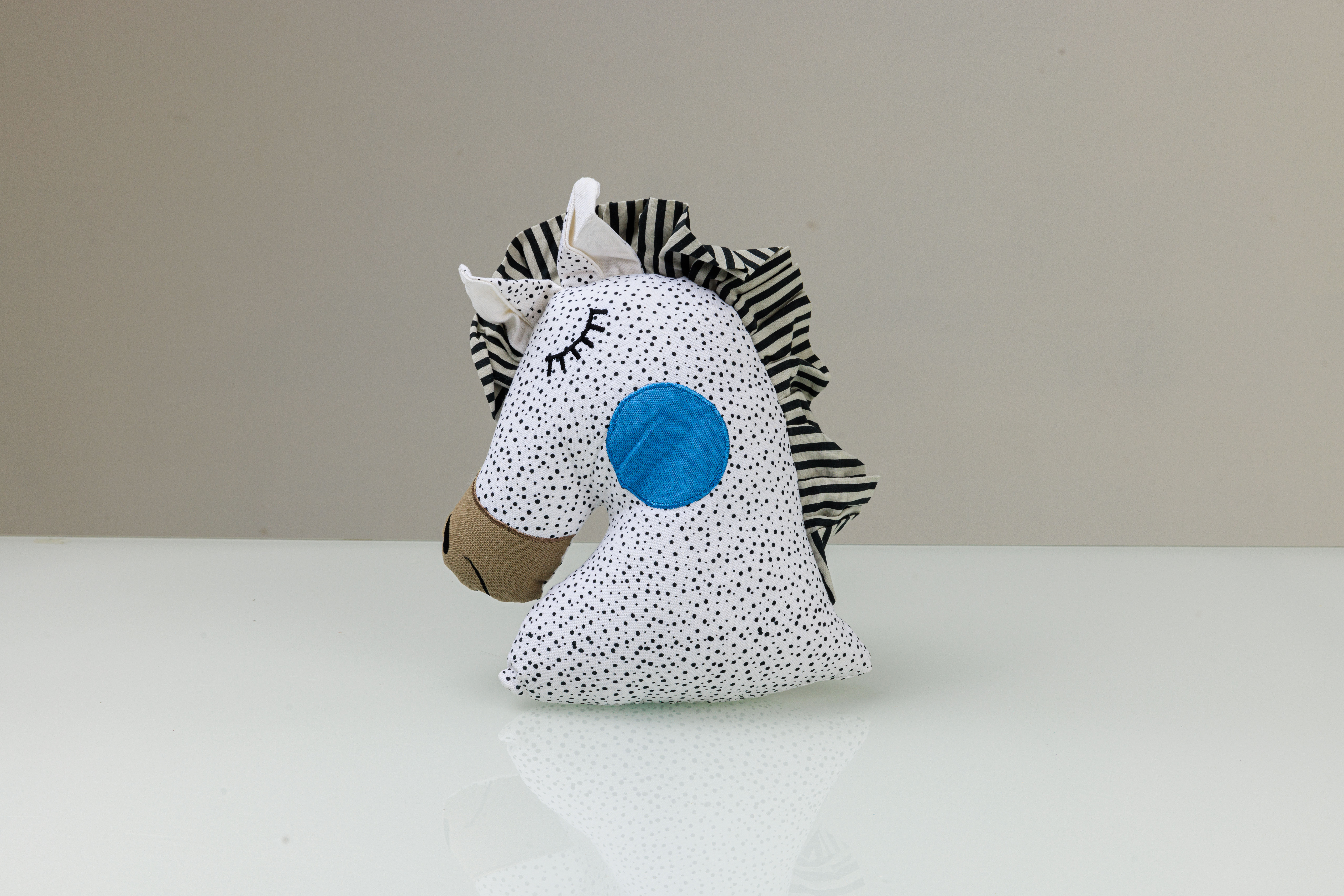 כרית סוס כחולה